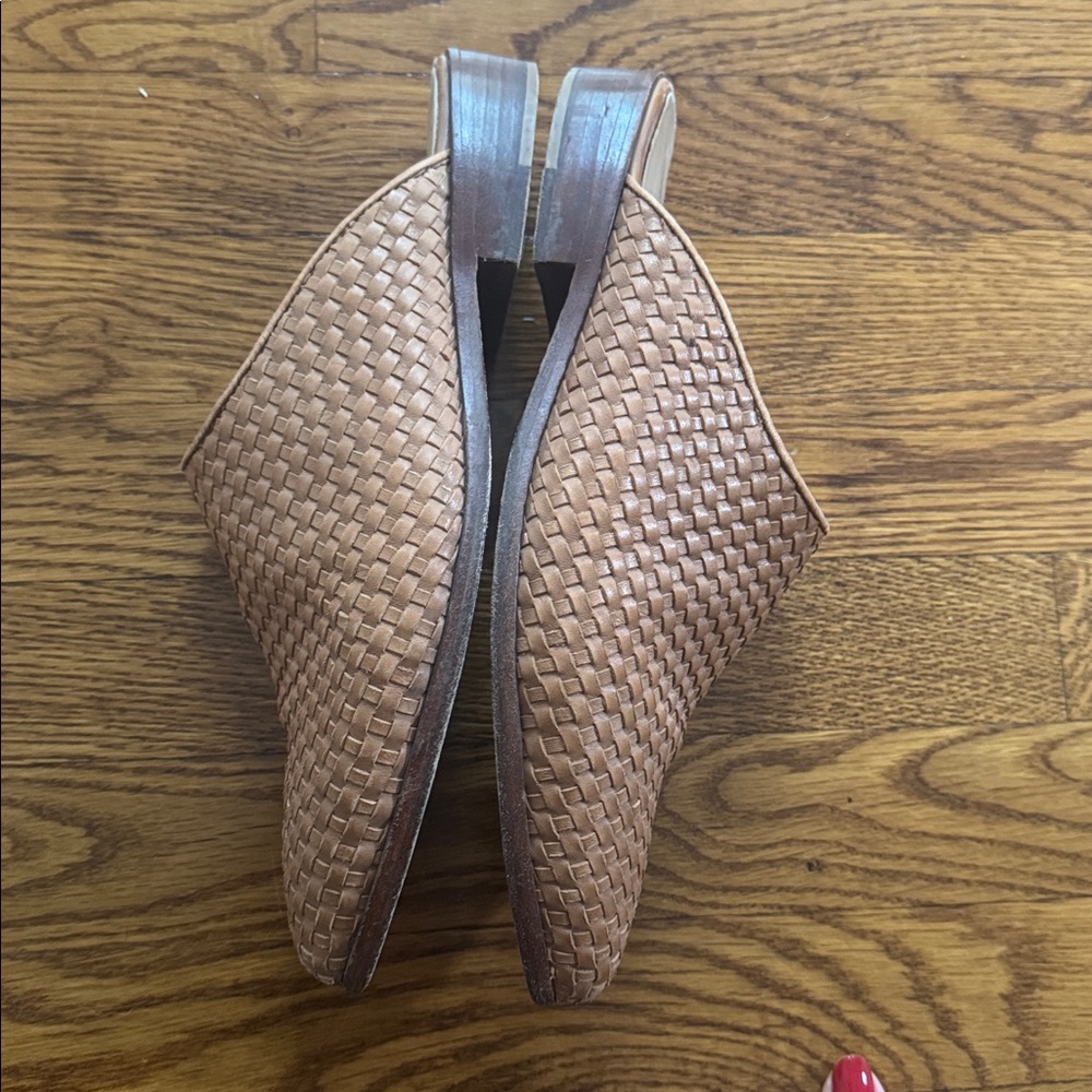 Nisolo Tan Woven Leather Mule Slides - Picture 6 of 6